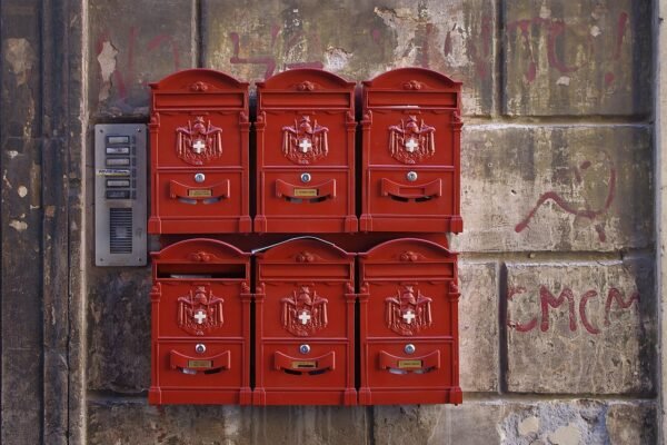 letter box, rome, newspaper-1419789.jpg